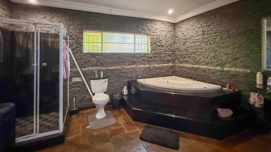 4 Bedroom Property for Sale in Melodie North West